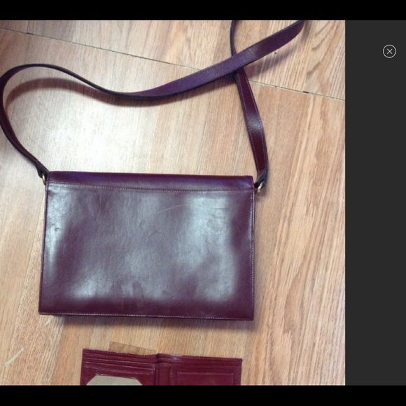 Explore a Cartier Burgundy Leather Must De Cartier Crossbody  Cartier Burgundy Shoulder Bag